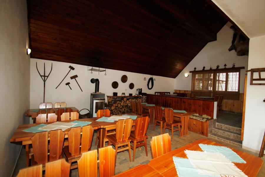 Rekreacni Areal Adamec Hotell Ledenice Exteriör bild